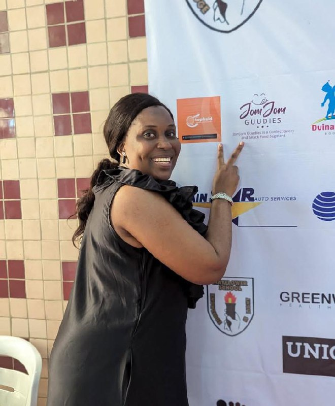 photo_5927142752557057108_x