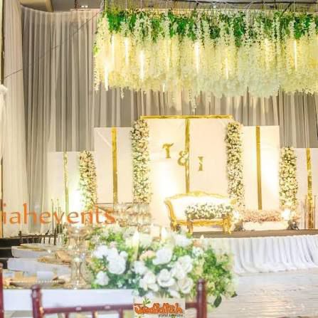 photo_5929532270497088943_x