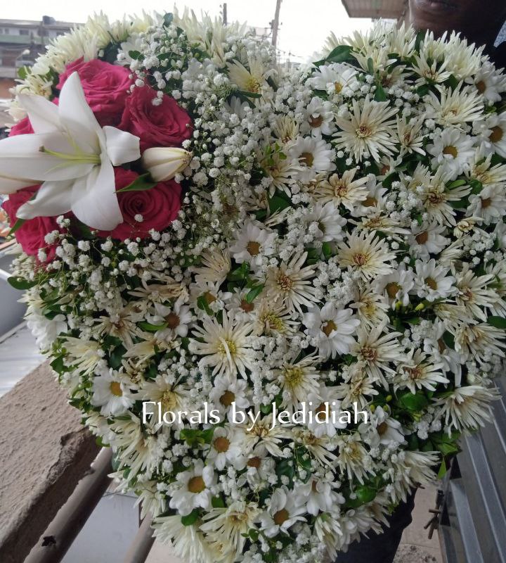 photo_5929532270497088957_x