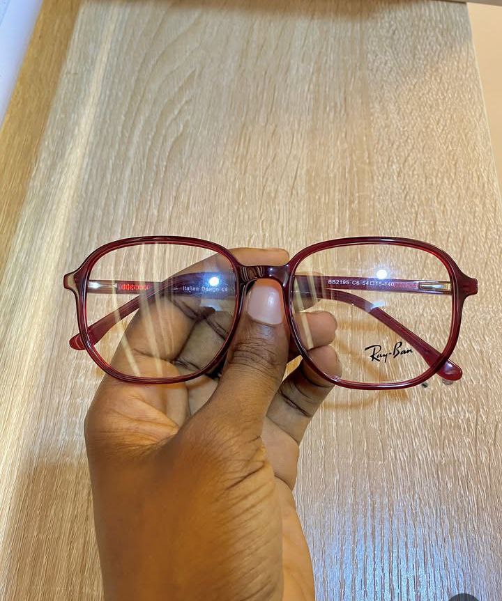 photo_5836912365914491881_y