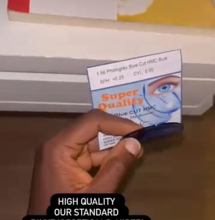 photo_5836912365914491890_y