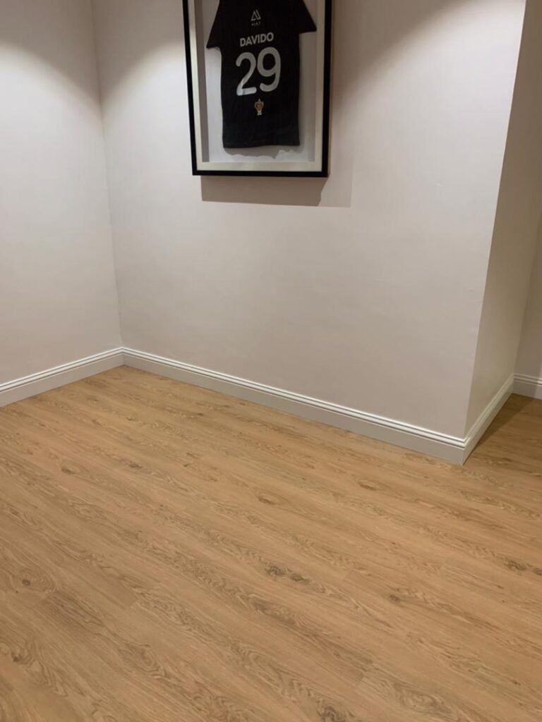 photo_6044355017113801100_y