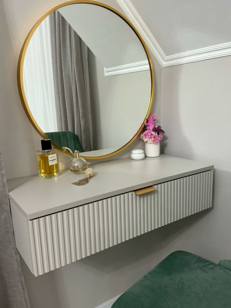 photo_5778240355282128667_y