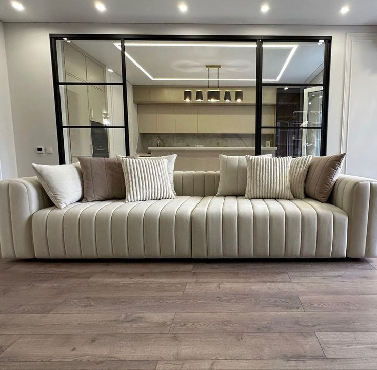 photo_5778240355282128673_x (1)